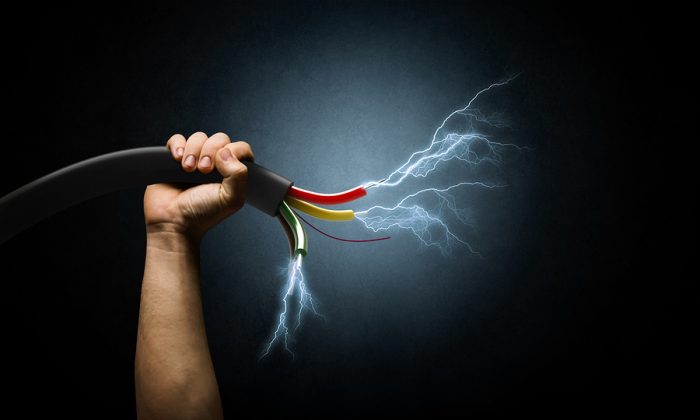 Bolojan a găsit vinovaţii pentru criza din energie: „Băieţii deştepţi” sunt de vină, în mare parte, pentru blocajele din sistem