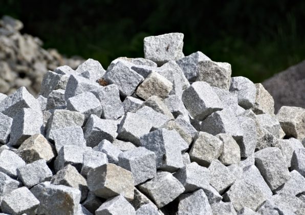 Holcim cumpără Uranus Pluton, un operator de carieră de granit