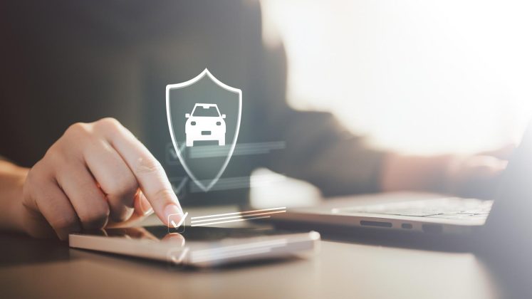 Costuri record pentru șoferi în 2026: RCA fără tarife plafonate, taxe auto majorate, scumpiri în lanț