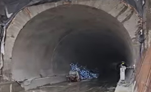 VIDEO Autostrada Lugoj – Deva: Imagini cu primul tunel al „urșilor”, străpuns încă de anul trecut