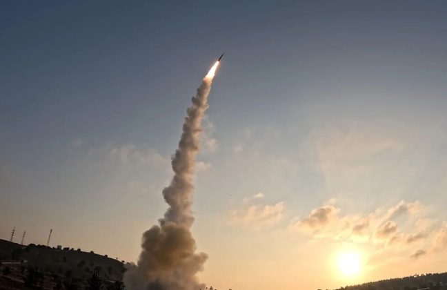 Racheta Iran 648x420 - StirileCorecte