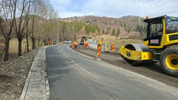Anunţ de la STRABAG: Stadiul lucrărilor de reabilitare a DN 73 – progres constant pe un traseu esențial pentru zonă