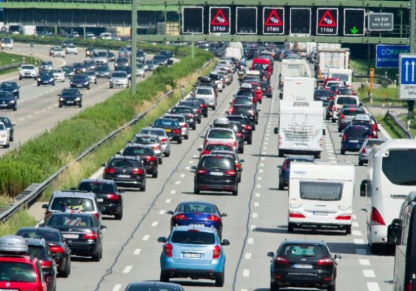 Criză carburanţi – Benzinăriile din Germania vor putea să majoreze preţurile doar o dată pe zi
