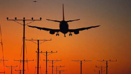 Prima companie aeriană europeană care anulează zboruri din cauza creșterii prețurilor la combustibil