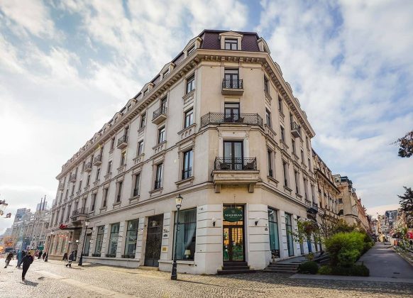 Se închide un hotel de patru stele din București. Care este motivul