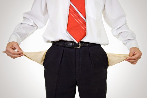 GRAFICE Românii economisesc tot mai puțin. Suntem la coada clasamentului european. Veniturile mici adâncesc prăpastia față de Europa