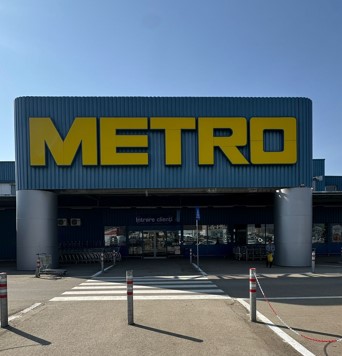 Schimbarea la față a Metro în România. Lanțul cash and carry a finalizat modernizarea a patru magazine, ultimul în Iași. Le extinde pentru a putea integra mai bine serviciul de delivery