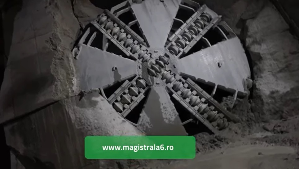 VIDEO Metroul de Otopeni: A doua "cârtiță" a ajuns la Gara Băneasa - Economica.net