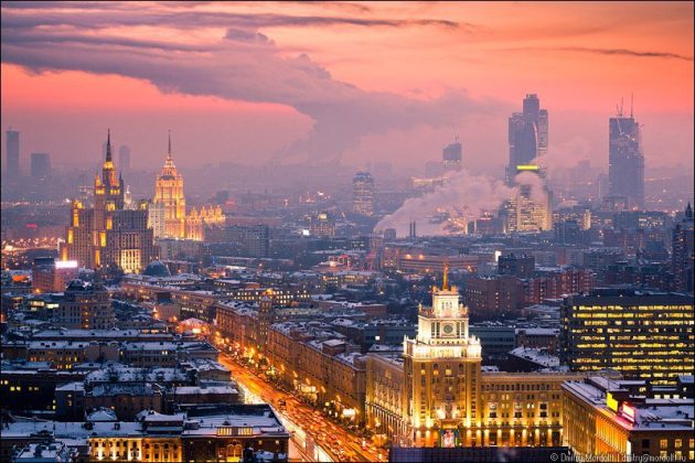Rusia admite că oligarhii ruşi se oferă să finanţeze războiul