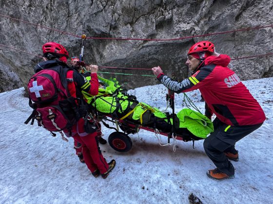 O zi cu Salvamont Zărnești. Turiștii se ghidează după AI pe munte și ajung în pericol. Cum schimbă tehnologia misiunile de salvare