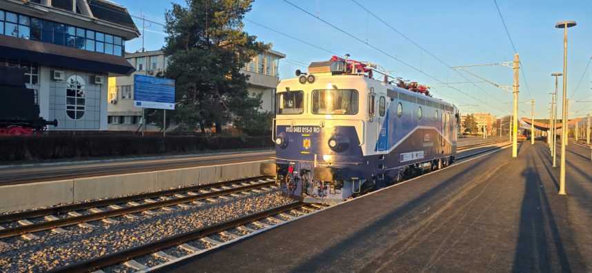 A șaptea locomotivă electrică modernizată la Brașov prin PNRR a fost predată CFR Călători