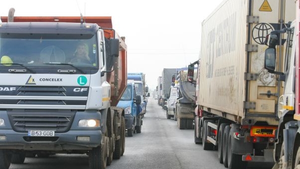 Ministerul Finanțelor ajustează schema de ajutor de stat pentru transportatori