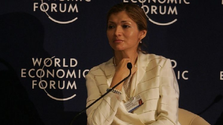 Gulnara Karimova, fiica fostului președinte uzbek Islam Karimov, judecată în Elveția pentru spălare de bani. Ea se află în închisoare în țara sa, fiind condamnată într-o altă cauză