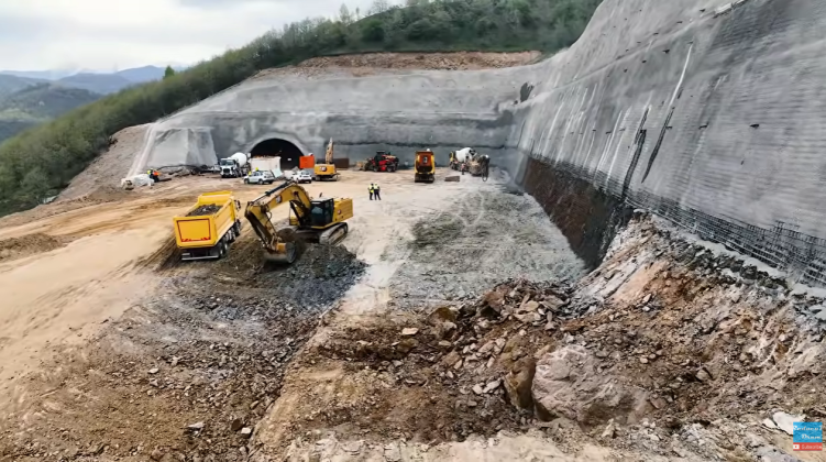 VIDEO Autostrada A1 Sibiu – Pitești: Imagini noi cu secțiunea 2 unde vor fi construite șapte tuneluri