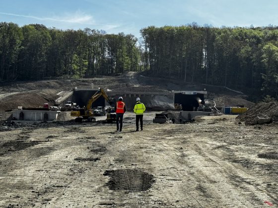 FOTO Autostrada A1 Lugoj – Deva: Stadiul lucrărilor pe secțiunea „tunelurilor urșilor” se apropie de 60%
