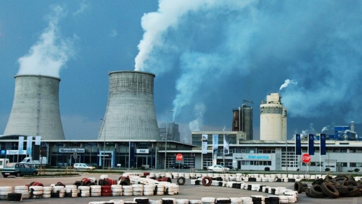 Închiderea Azomureș ar fi o catastrofă. Trebuie găsită o soluţie pentru salvarea combinatului – Sindicat