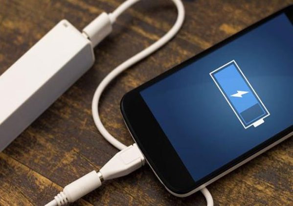 Producătorii chinezi atacă dominația Apple și Samsung cu baterii puternice. Topul celor mai vândute telefoane de peste 6.000 mAh