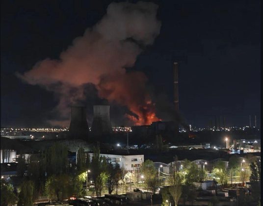 VIDEO Explozie urmată de incendiu în București, la CET Vest. Ard 30 de tone de ulei