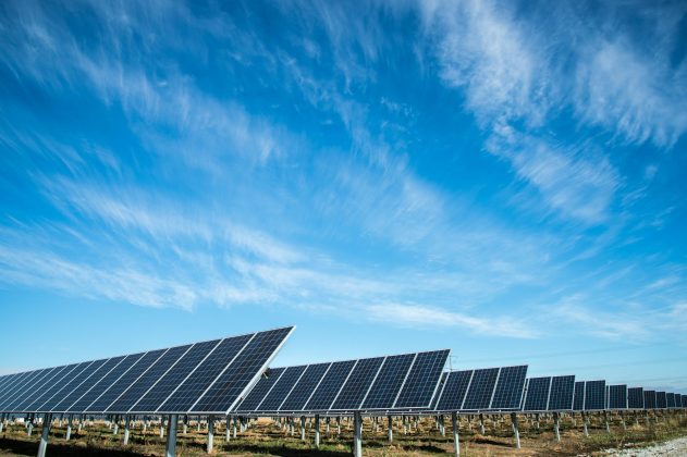 Patru oferte pentru parcul fotovoltaic de la Aeroportul „Henri Coandă”, cu finanțare europeană
