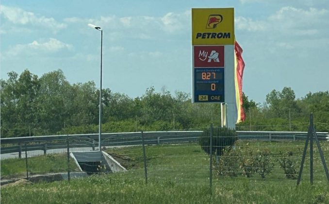 Zeci de benzinării Petrom au rămas fără motorină, din cauza prețurilor mici 