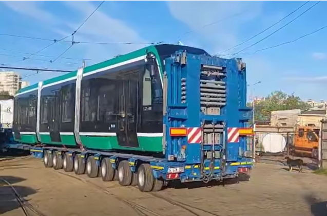 VIDEO Ultimul tramvai din cele 18 cumpărate prin PNRR de la Bozankaya a sosit miercuri la Iași