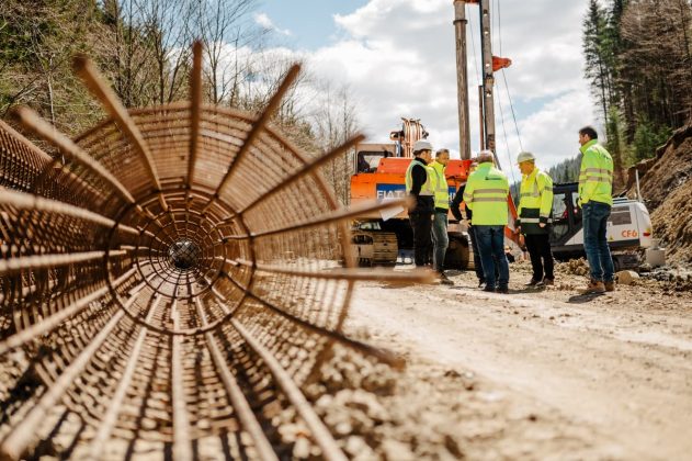 FOTO „Autostrada” din Valea Doftanei: Construcții Erbașu are mobilizați 120 de muncitori pe tronsonul din Prahova