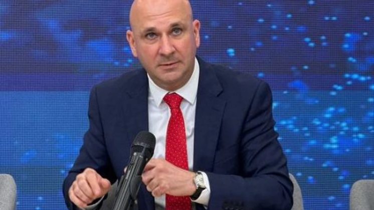 Bogdan Badea (Hidroelectrica): Suntem săraca fată bogată, cheltuim foarte mulţi bani şi după aceea ne uităm la diurna de 36 de euro pe care o primește un ministru. La fel e și în companii