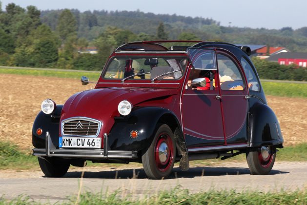 Celebrul autoturism Citroen 2CV revine într-o versiune electrică, anunță Stellantis