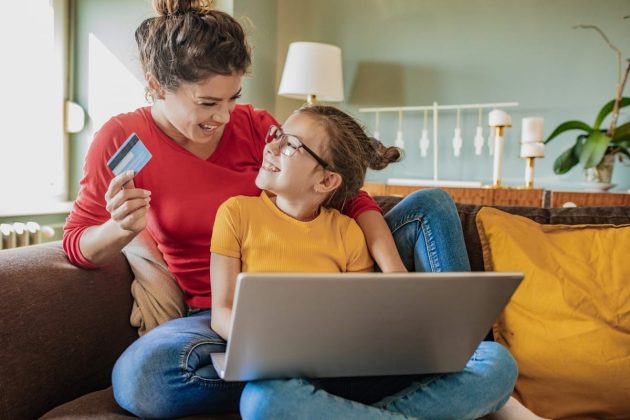 Bănci cu credite de nevoi personale 100% digitale în România