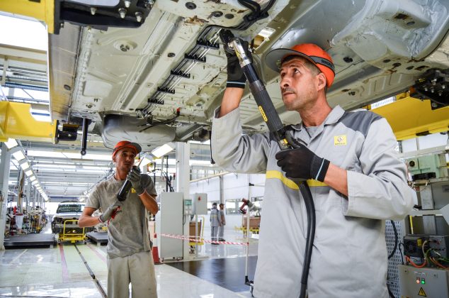Renault reînnoieşte planul de acţionariat pentru angajaţi. Acţiuni cu discount de 30% şi titluri gratuite în 2026