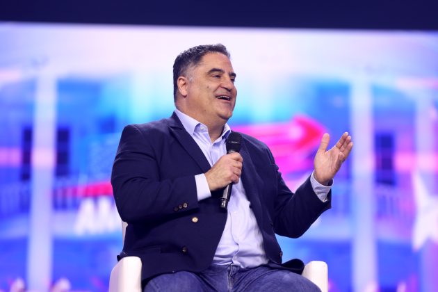 Marea Britanie interzice intrarea în țară a două personalități media americane de stânga, cunoscute pentru criticile la adresa Israelului