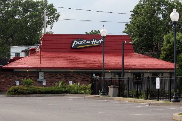 Gigantul Yum Brands vinde lanțul de restaurante Pizza Hut pentru 2,7 miliarde de dolari