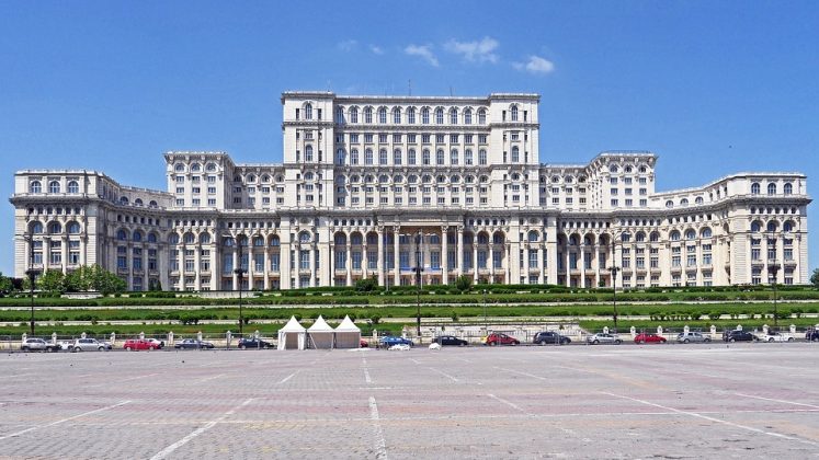 Sindicaliştii de la Sanitas reiau protestele. Cer retragerea proiectului noii legi a salarizării