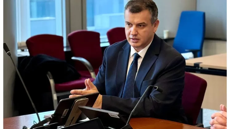 Cu ce guvern merge Eugen Tomac în Parlament. Lista miniștrilor