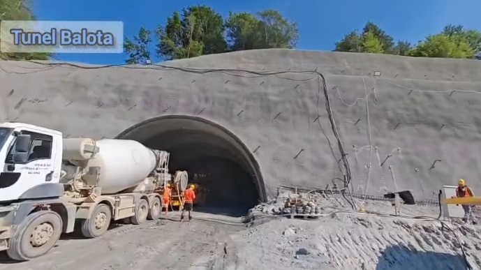 VIDEO Autostrada A1 Sibiu – Pitești: Turcii de la Mapa – Cengiz au început lucrările la al treilea tunel din secțiunea 2