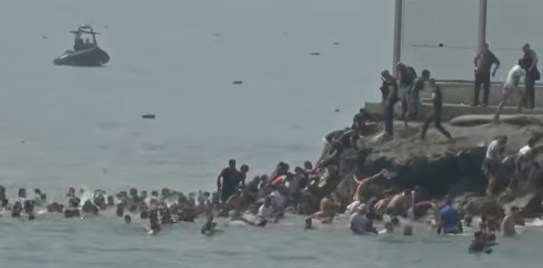 Mai multe state europene cer excluderea Spaniei din Schengen după ce 60.000 de migranți au intrat în exclava Ceuta din nordul Africii. Premierului Sanchez i se impută că prin politicile sale a încurajat acest fenomen
