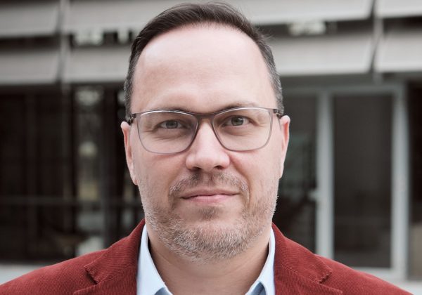 UE ar trebui să impună taxe mai mari pe importul de mașini din China, pentru a forța firmele din această țară să intre în parteneriate cu constructorii europeni, consideră ministrul Economiei din landul Saxonia