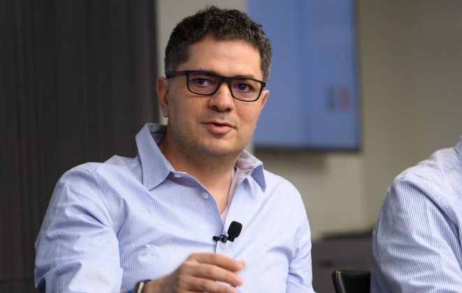 CEO-ul FlowX.AI: Directorii din bănci folosesc deja zilnic ChatGPT. Băncile viitorului vor fi AI