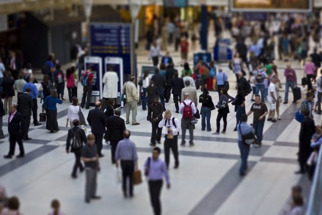 Rata șomajului în Marea Britanie s-a menținut în mod neașteptat la 4,9%