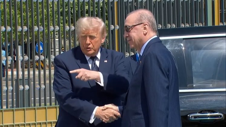 Trump ordonă ruperea relațiilor comerciale ale SUA cu Spania și spune că rămâne de văzut ce se va întâmpla în relația cu UE