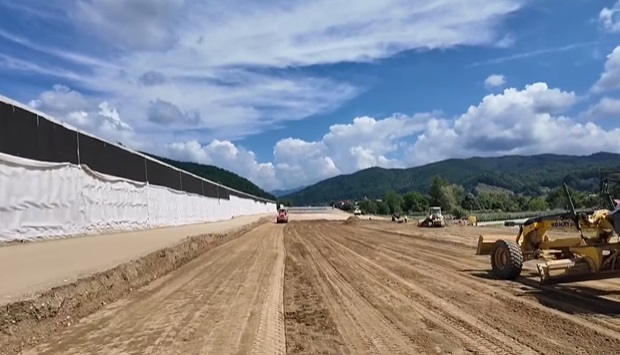 VIDEO Autostrada A1 Sibiu – Pitești. Lucrările la secțiunea 3 se apropie de 15%. De unde va începe forarea celui mai lung tunel