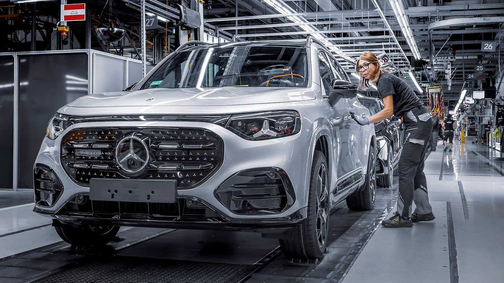Mercedes relansează schema de plecări voluntare pentru angajații din Germania