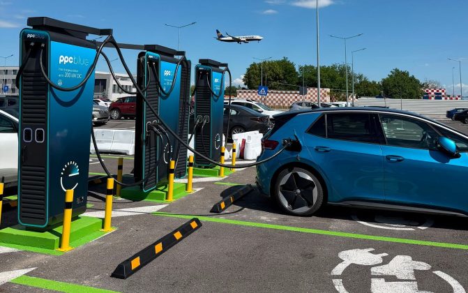 PPC Blue inaugurează stații ultra-rapide de încărcare mașini electrice la Aeroportul Otopeni
