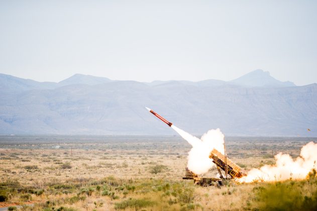 Acord anunțat de Zelenski. Ucraina va „coproduce” rachete de interceptare pentru sistemele Patriot cu americanii de la Raytheon – Ce spune Polonia
