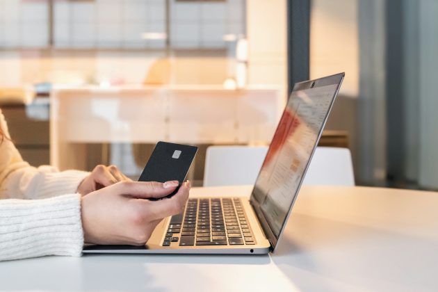 Ce produse și cât de des cumpără românii de pe Temu, Shein sau AliExpress – studiu Compari.ro