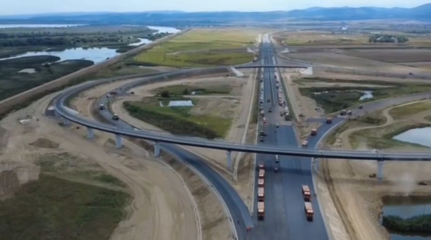 VIDEO Autostrada Moldovei A7: Mai e o săptămână până la deschiderea a 47 de kilometri. Ce lucrări execută muncitorii lui Umbrărescu