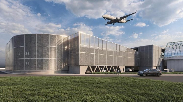 Incendiu la Aeroportul Otopeni. O femeie este cercetată