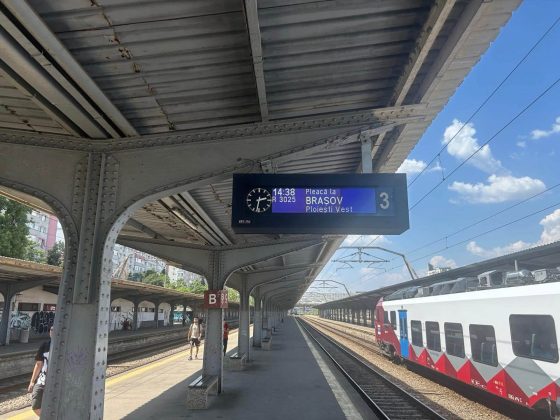 VIDEO Primul tren regional PESA a intrat joi în circulație cu călători pe ruta București – Brașov