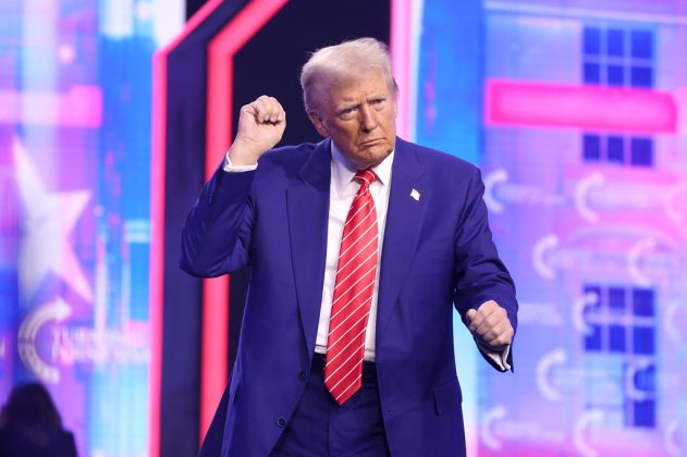 O nouă ideea marca Trump. Președintele american dă de înțeles că le va cere europenilor să plătească retroactiv armele pe care SUA le-a furnizat gratuit Ucrainei în timpul lui Biden