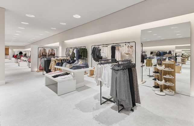 Gigantul spaniol Inditex se extinde în Statele Unite. Magazine Zara vor fi deschise în Denver, Phoenix și Pittsburgh